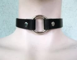 Choker With One Capture Ring